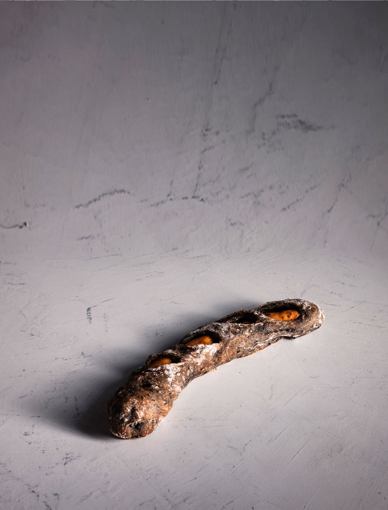 チョリソー黒ごまロール